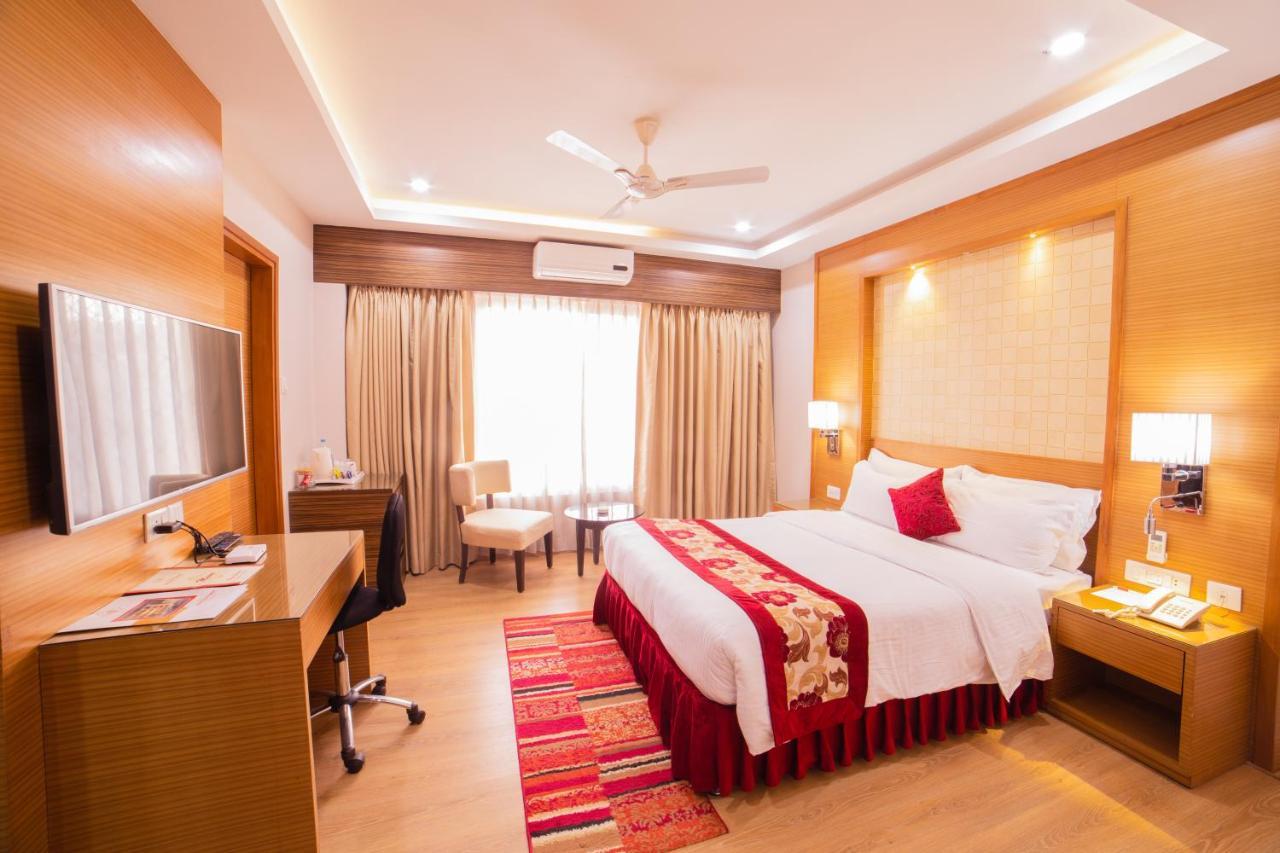 Hotel Harrison Palace Биратнагар Экстерьер фото