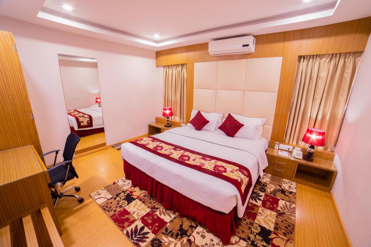 Hotel Harrison Palace Биратнагар Экстерьер фото